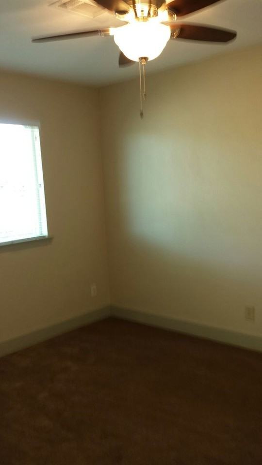 8021 Bobwhite Dr - Photo 5 of 13