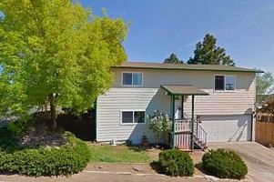 featured image of 216 Se Buff St