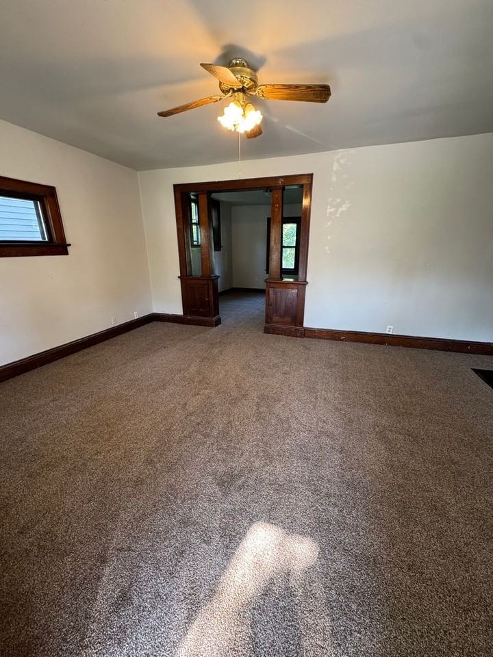 3414 S Harrison St - Photo 2 of 8