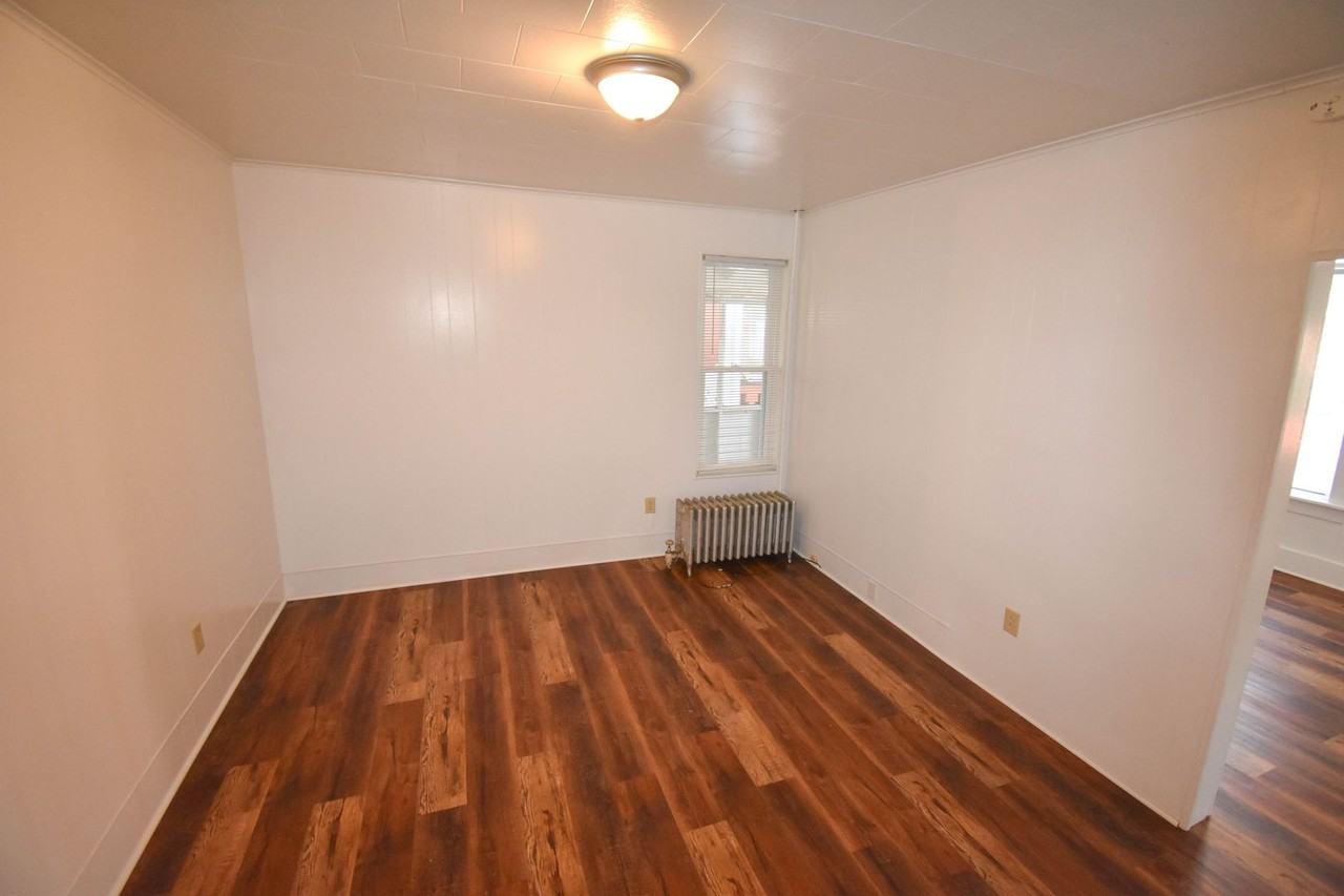 330 S Fairview St - Photo 4 of 27