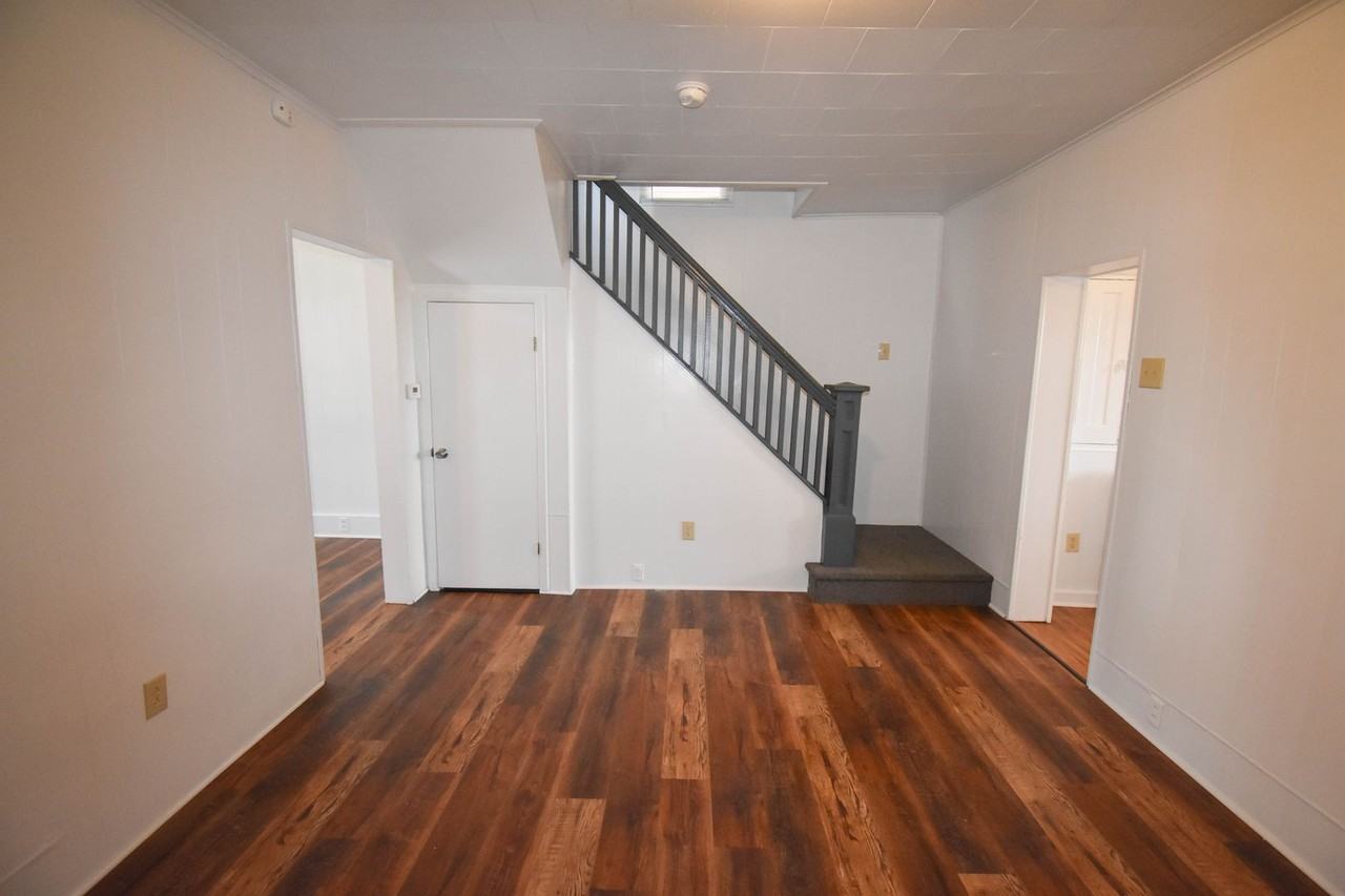 330 S Fairview St - Photo 5 of 27