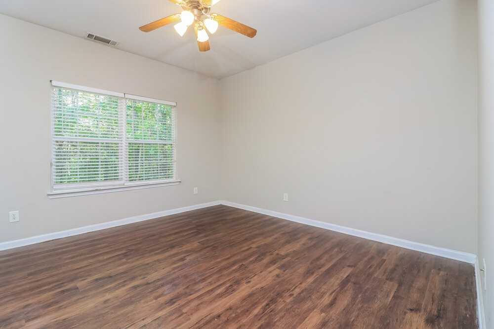 204 Ranier Ct - Photo 5 of 17