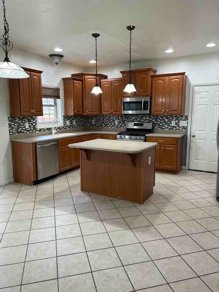 2045 Nena Dr - Photo 4 of 11