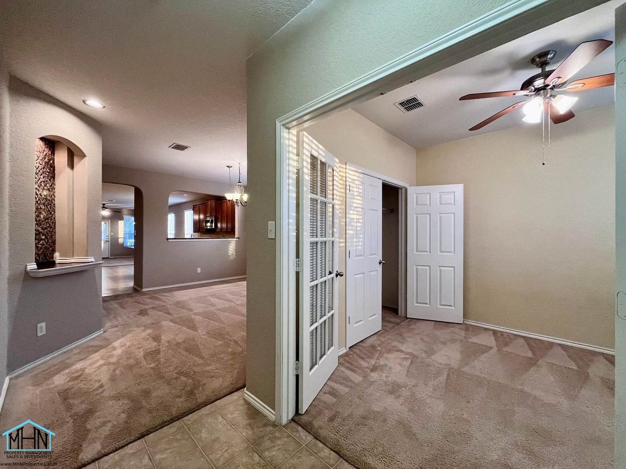 3802 Mahogany Cv - Photo 2 of 25