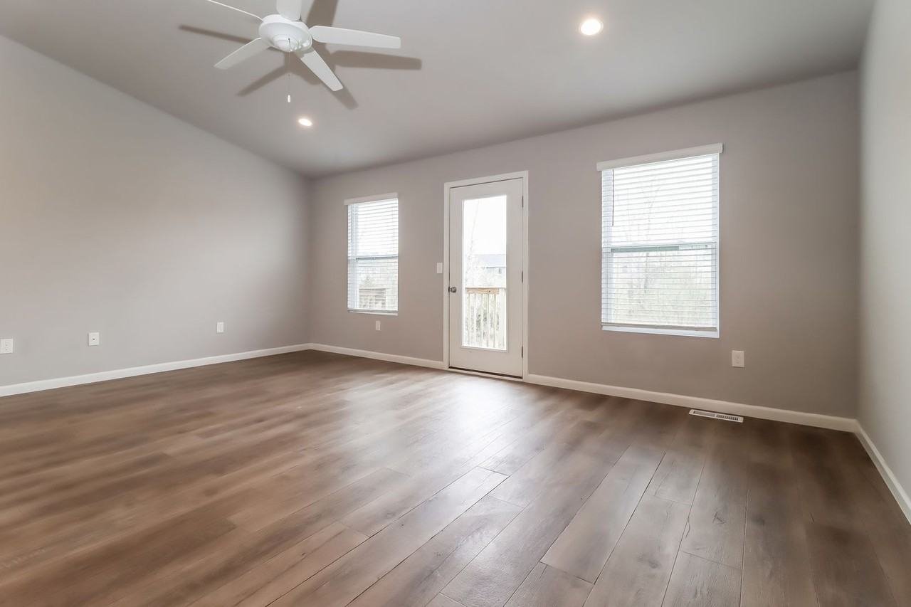 3049 Trafalgar Dr - Photo 2 of 18