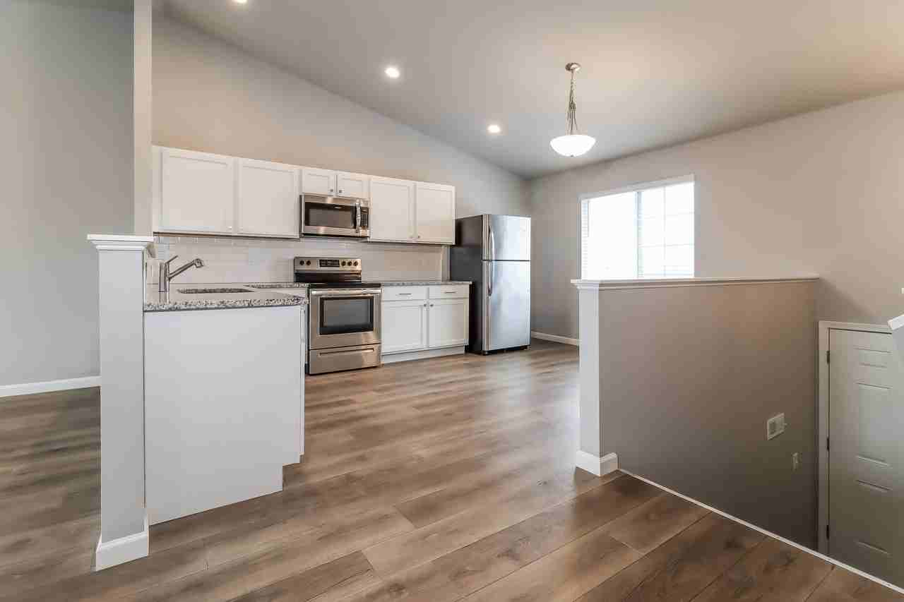 3049 Trafalgar Dr - Photo 5 of 18