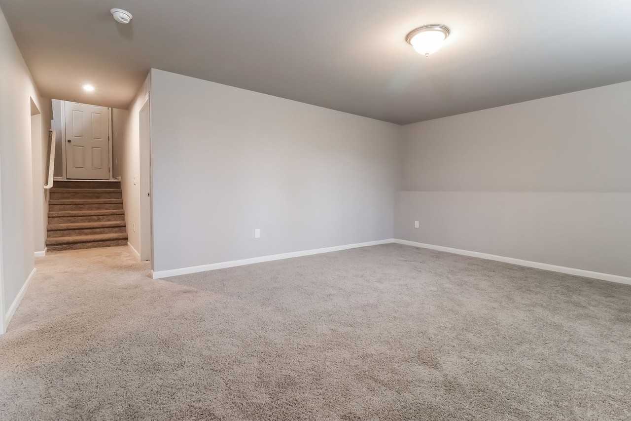 3049 Trafalgar Dr - Photo 6 of 18