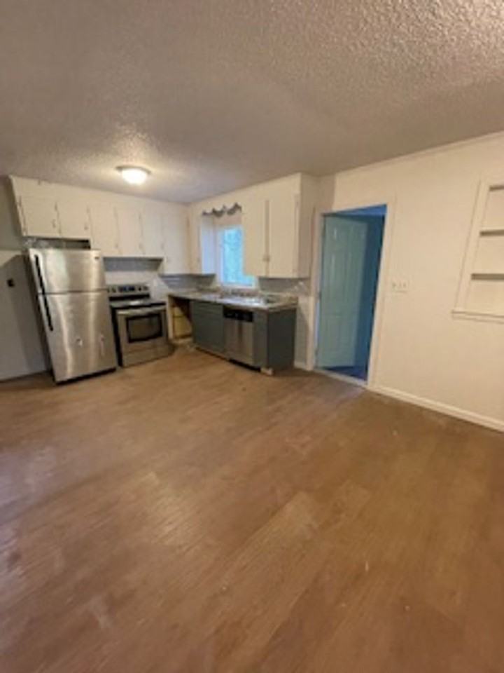 2053 Belle Vue Way - Photo 6 of 11