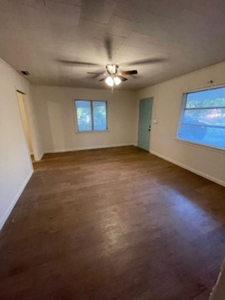 2053 Belle Vue Way - Photo 7 of 11