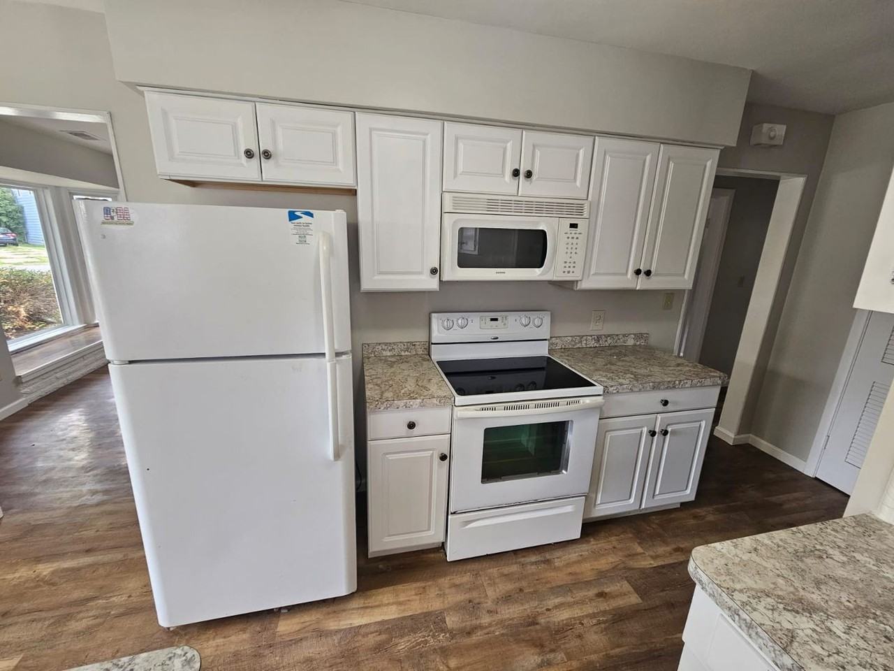 286 Courtland Blvd - Photo 6 of 19