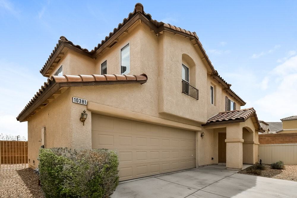 10381 Adrianna Ave - Photo 4 of 17