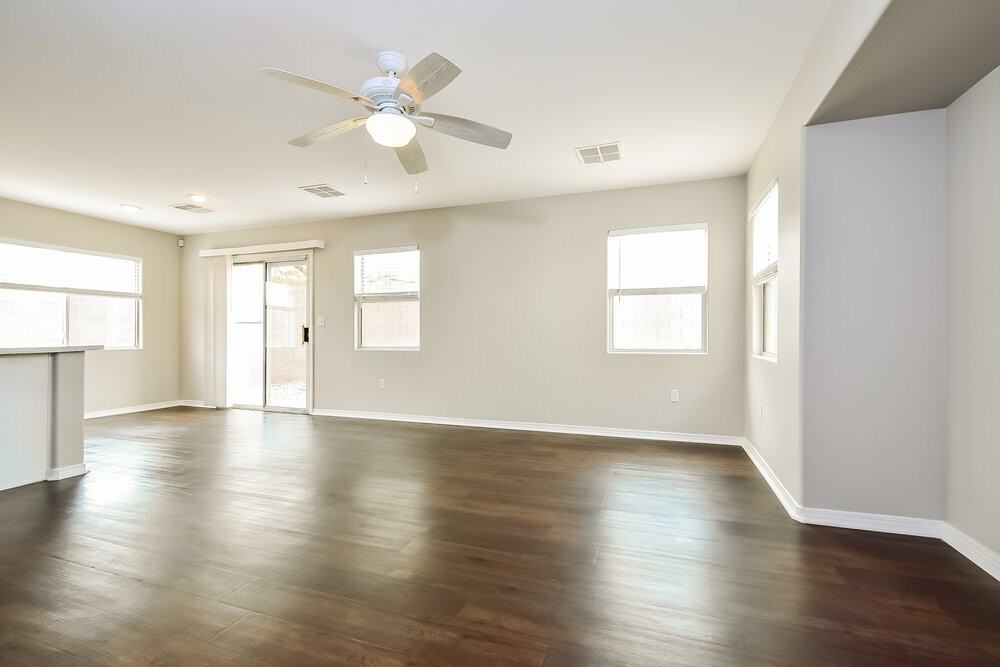 10381 Adrianna Ave - Photo 6 of 17