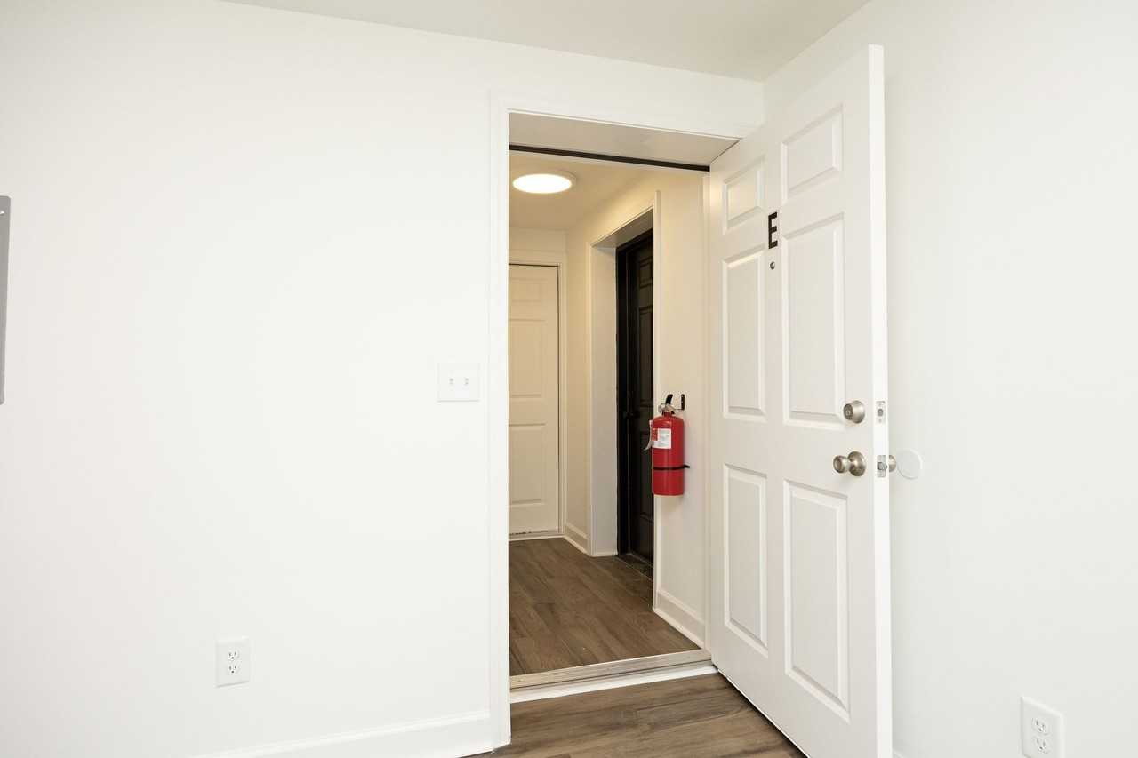 315 West Trinity Avenue - Photo 3 of 46