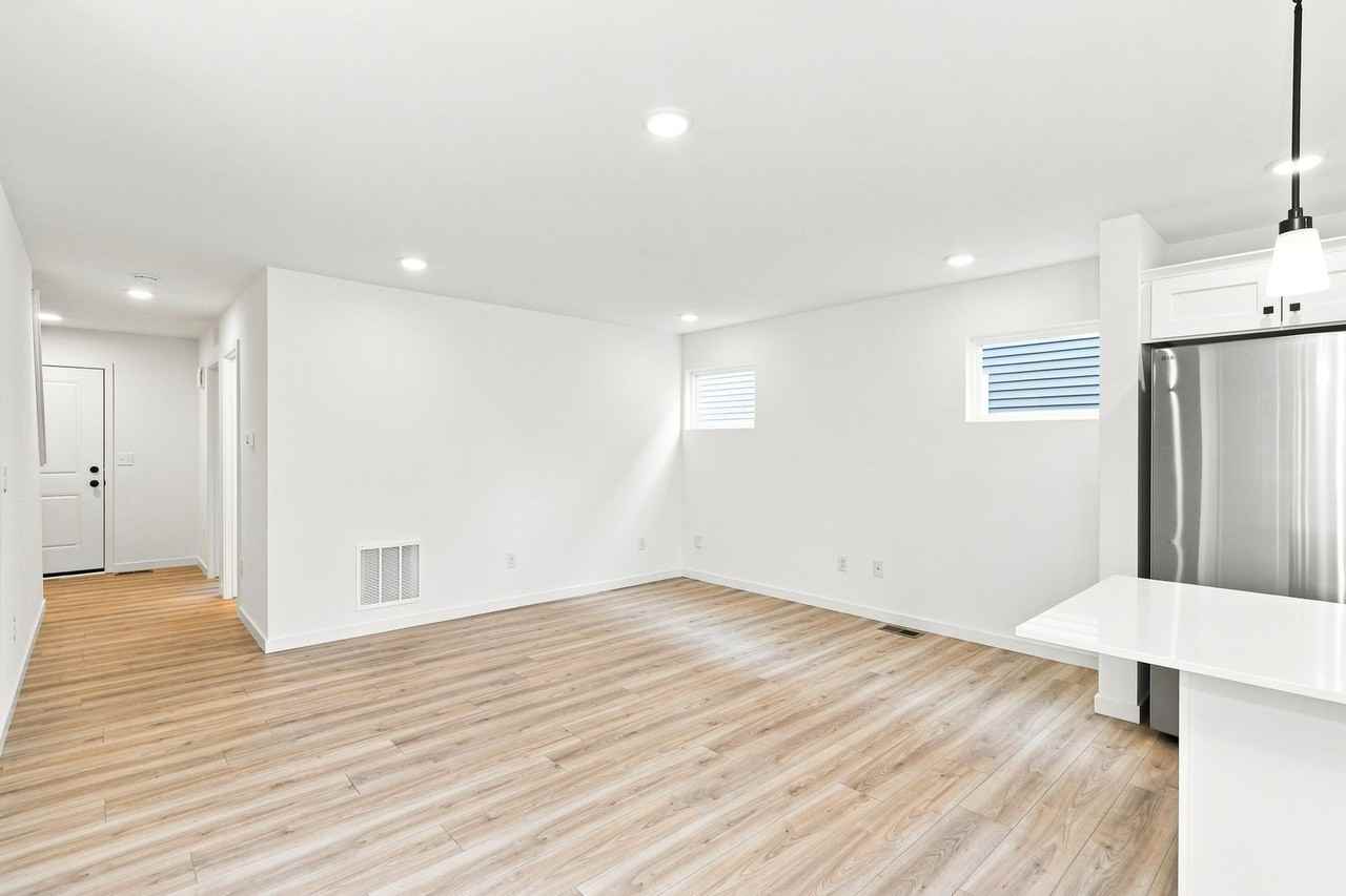 6200 Aurelius Rd - Photo 2 of 32