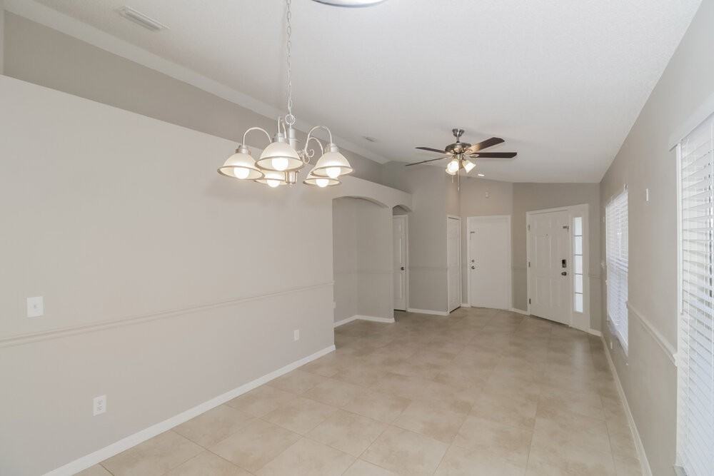 28709 Seashell Ct - Photo 6 of 16