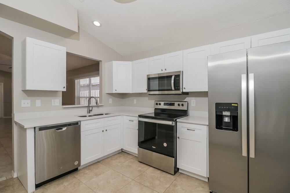 28709 Seashell Ct - Photo 7 of 16