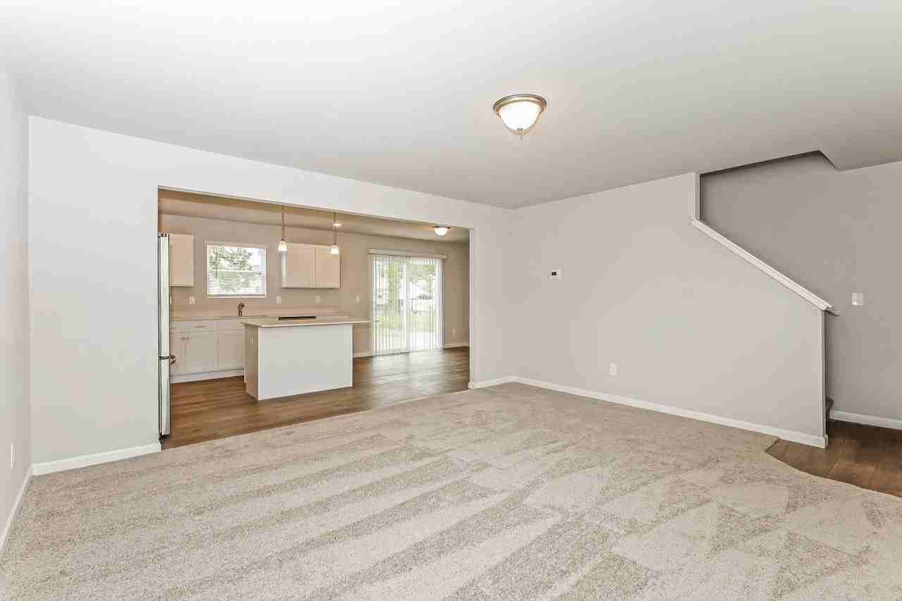 7270 Montego Bay St - Photo 4 of 18