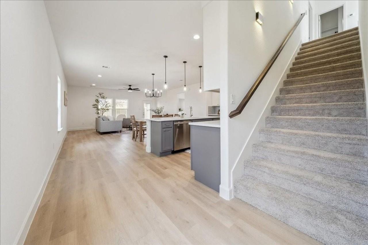 2925 Lasalle St - Photo 4 of 25