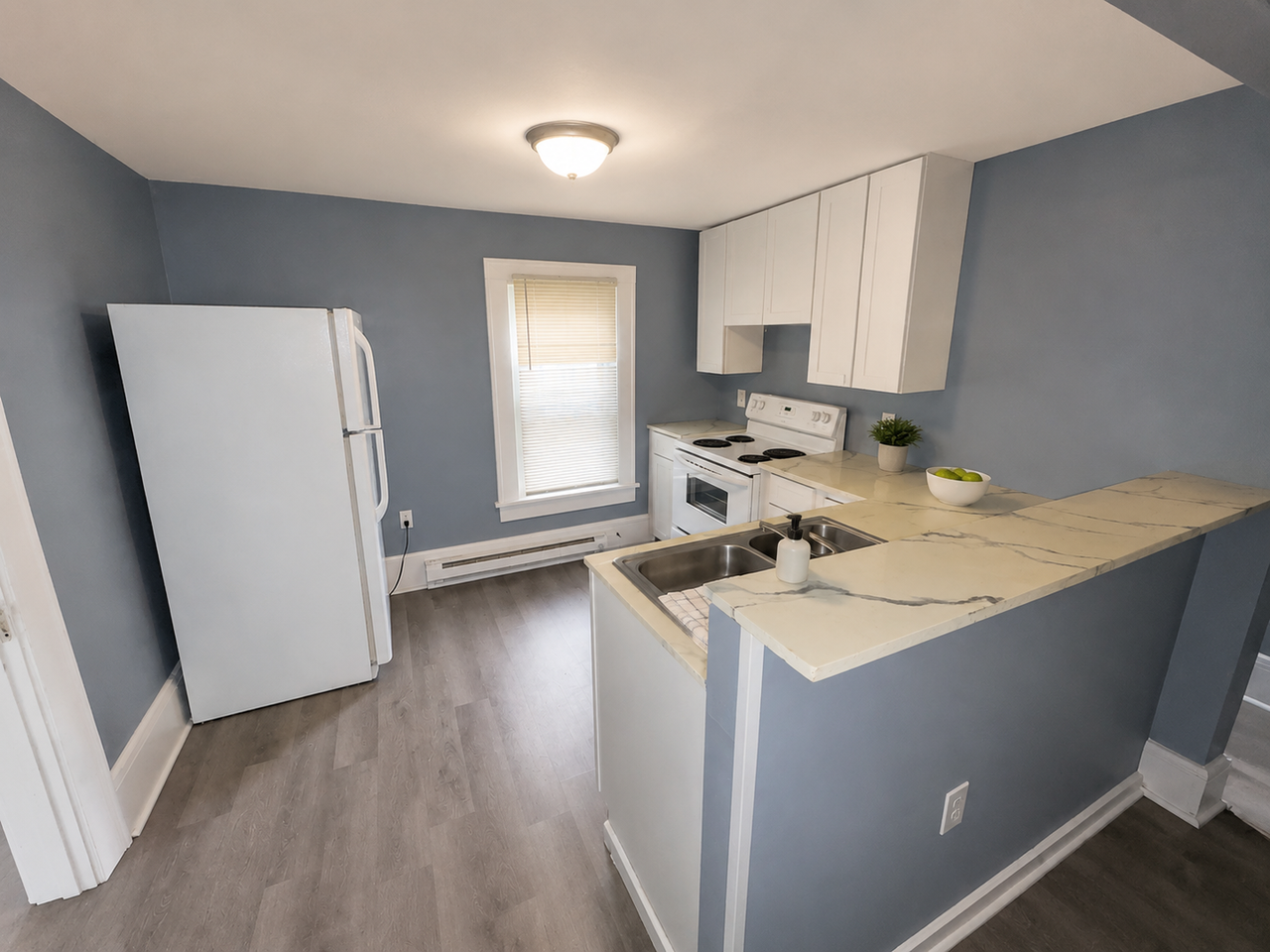 872 Florida Ave - Photo 4 of 11