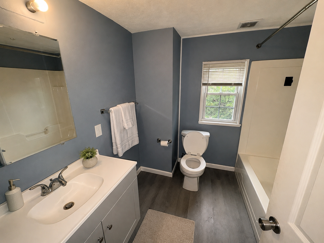 872 Florida Ave - Photo 5 of 11