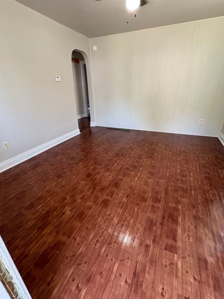 826 W Whitney Ave - Photo 2 of 8