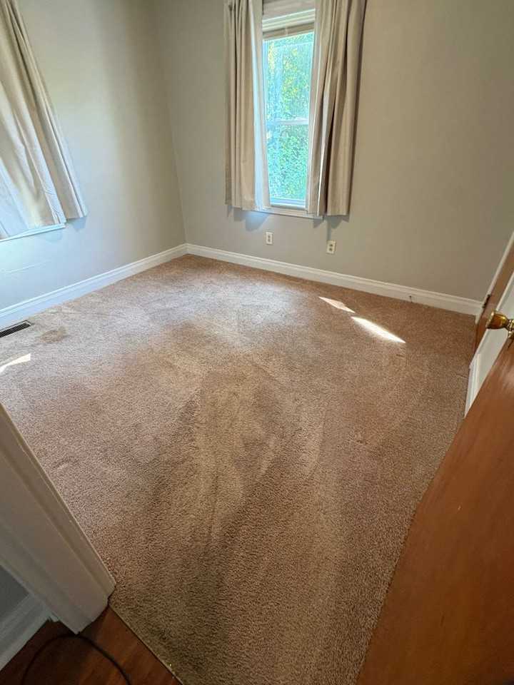 826 W Whitney Ave - Photo 6 of 8