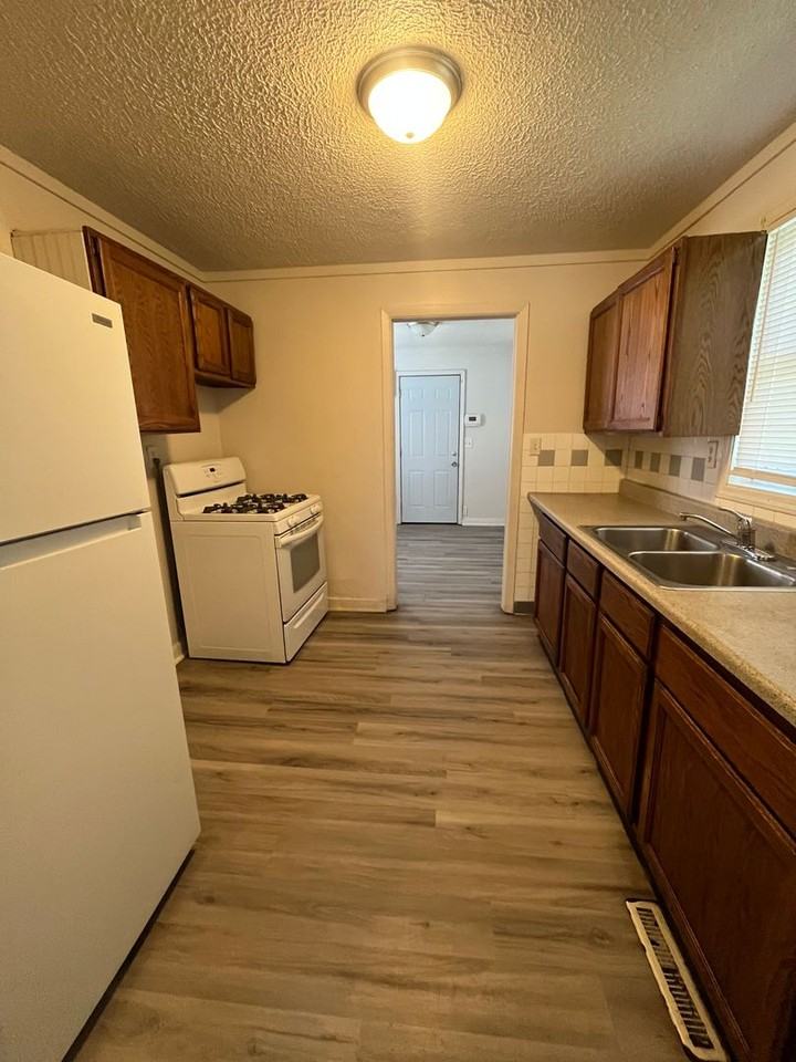 2326 Belden St - Photo 6 of 11