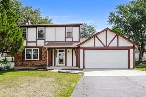 featured image of 17 Hollow Tree Ct