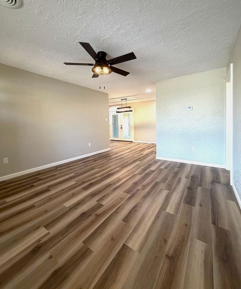 6710 Sw Embassy Cir - Photo 2 of 22