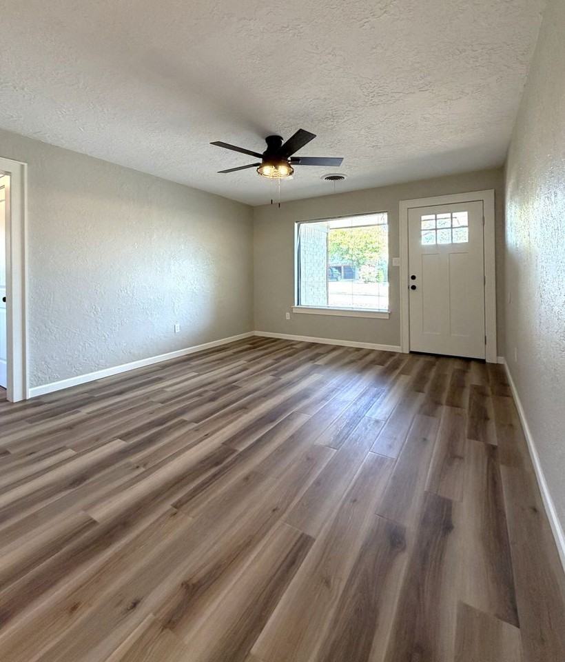 6710 Sw Embassy Cir - Photo 3 of 22