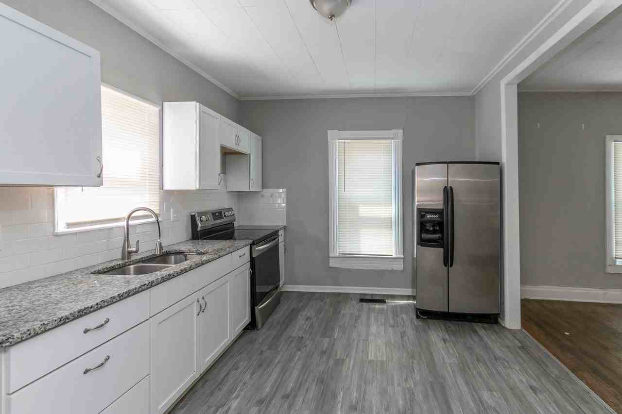 1415 Spruce St - Photo 2 of 13