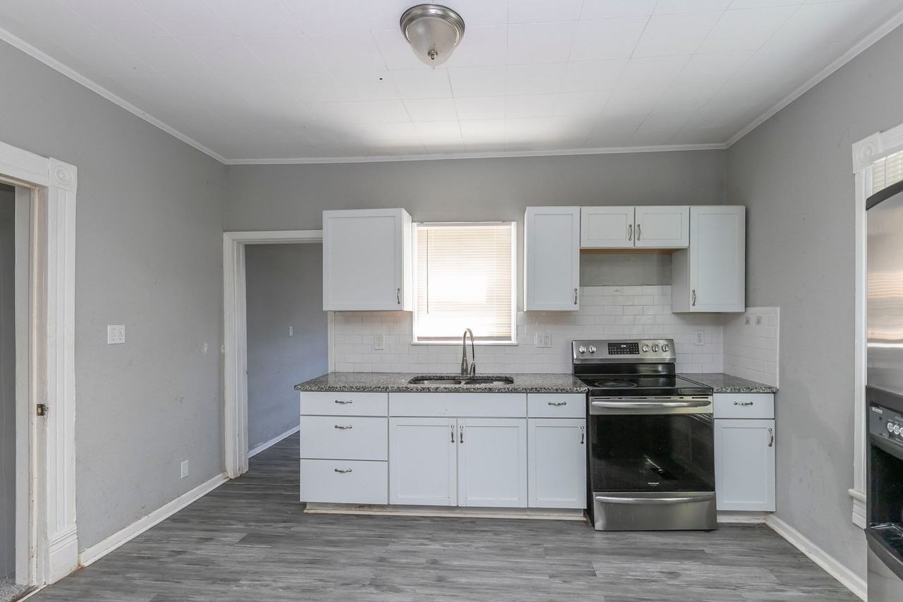 1415 Spruce St - Photo 3 of 13