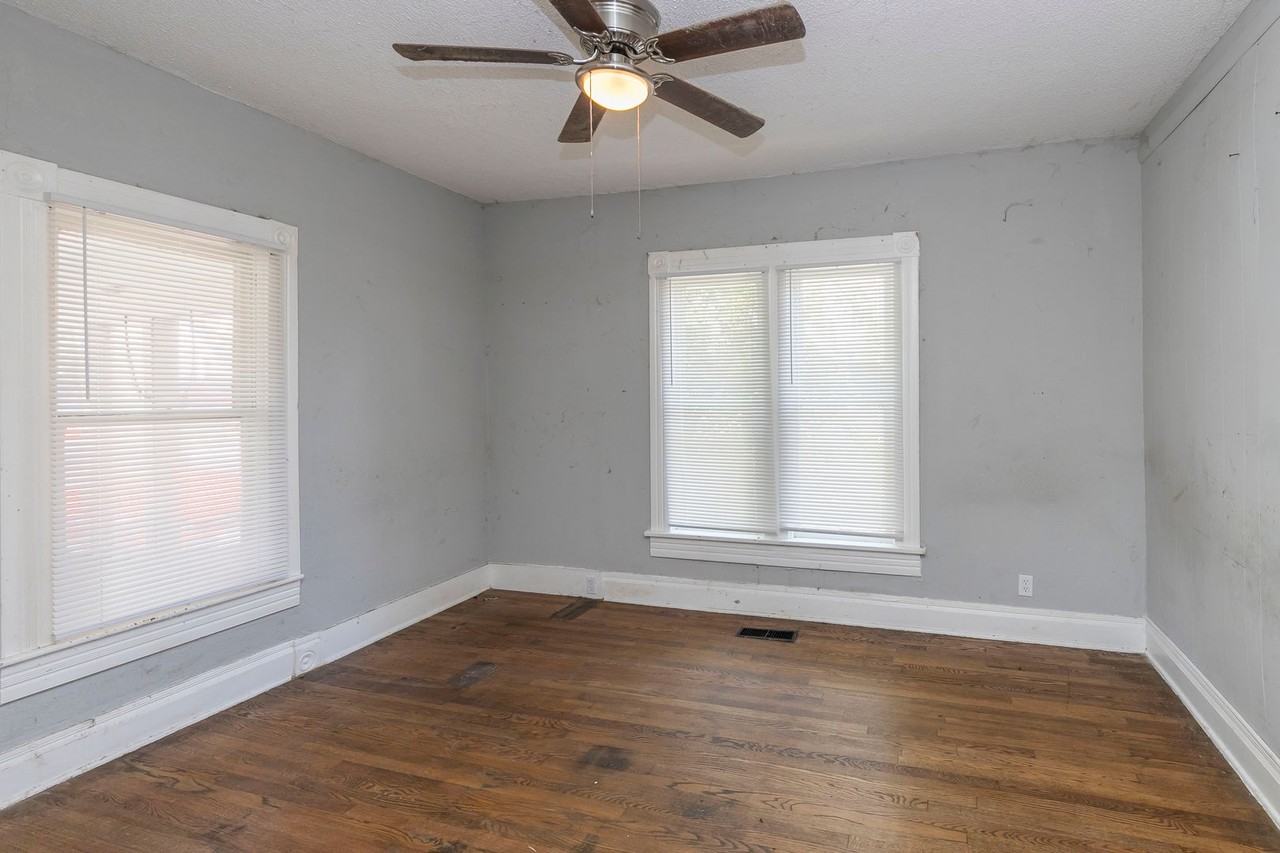 1415 Spruce St - Photo 4 of 13