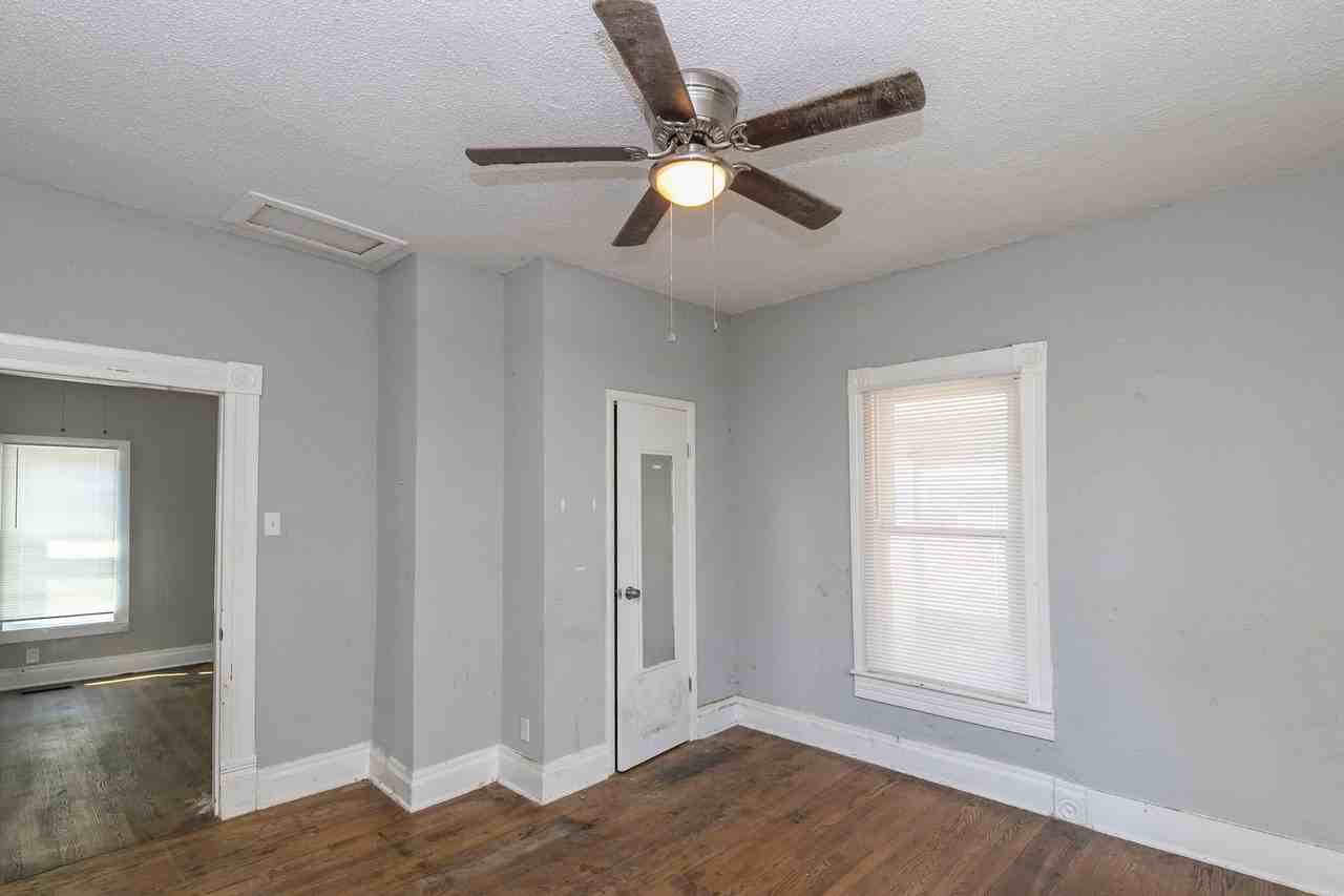 1415 Spruce St - Photo 5 of 13