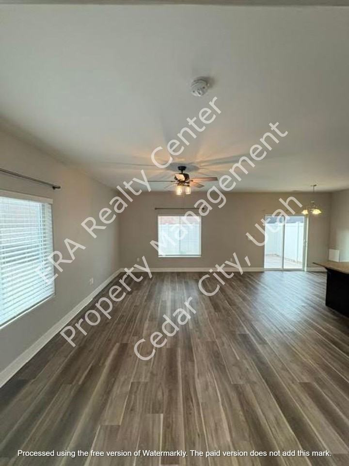 1447 W 1625 S #C - Photo 4 of 24