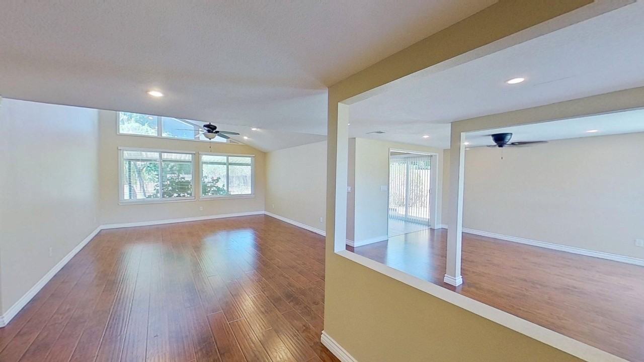 1825 Celeste Ln - Photo 4 of 38