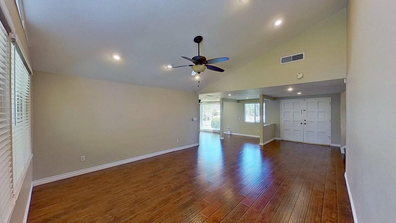 1825 Celeste Ln - Photo 6 of 38
