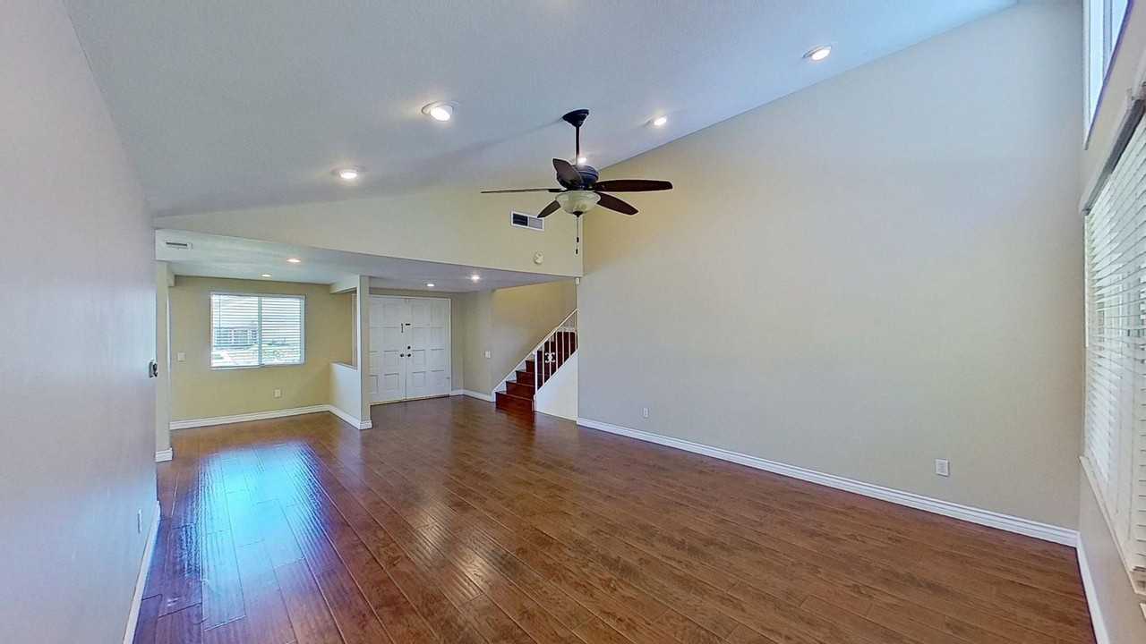 1825 Celeste Ln - Photo 7 of 38