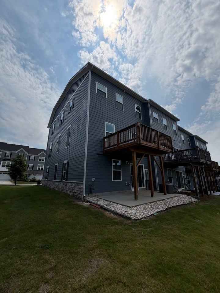 921 Portrush Ln - Photo 4 of 50