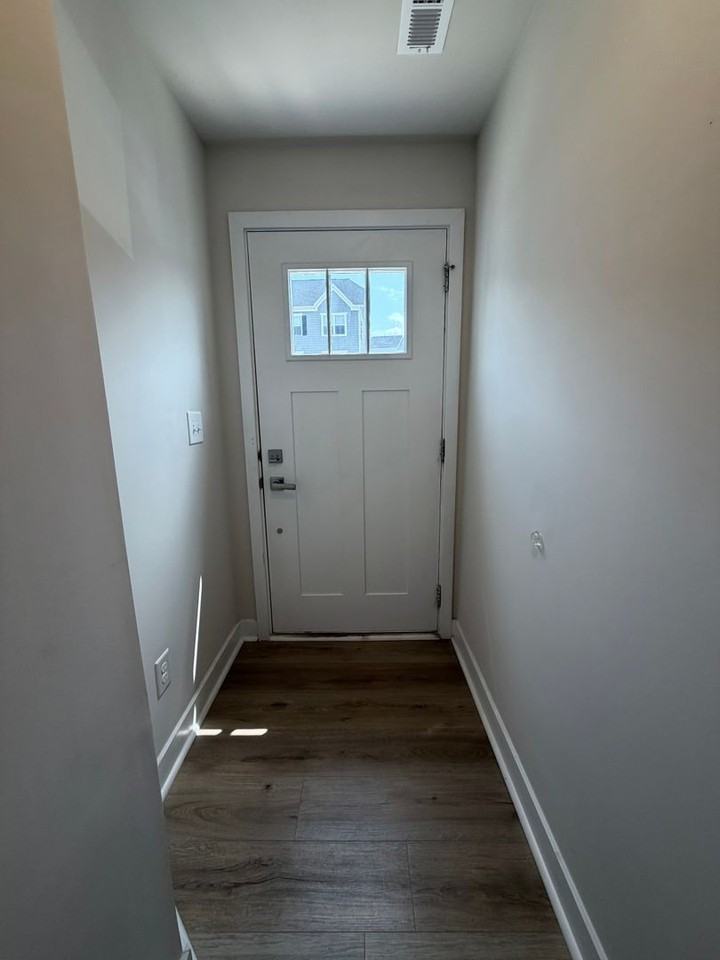 921 Portrush Ln - Photo 6 of 50
