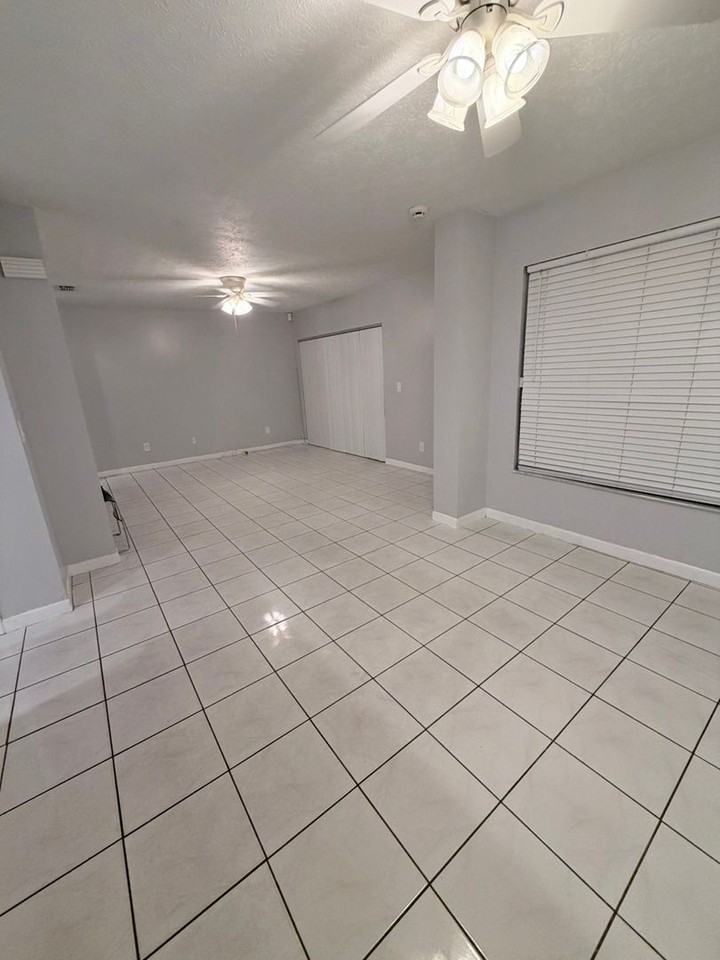 8728 Jasmine Pond Dr - Photo 6 of 20
