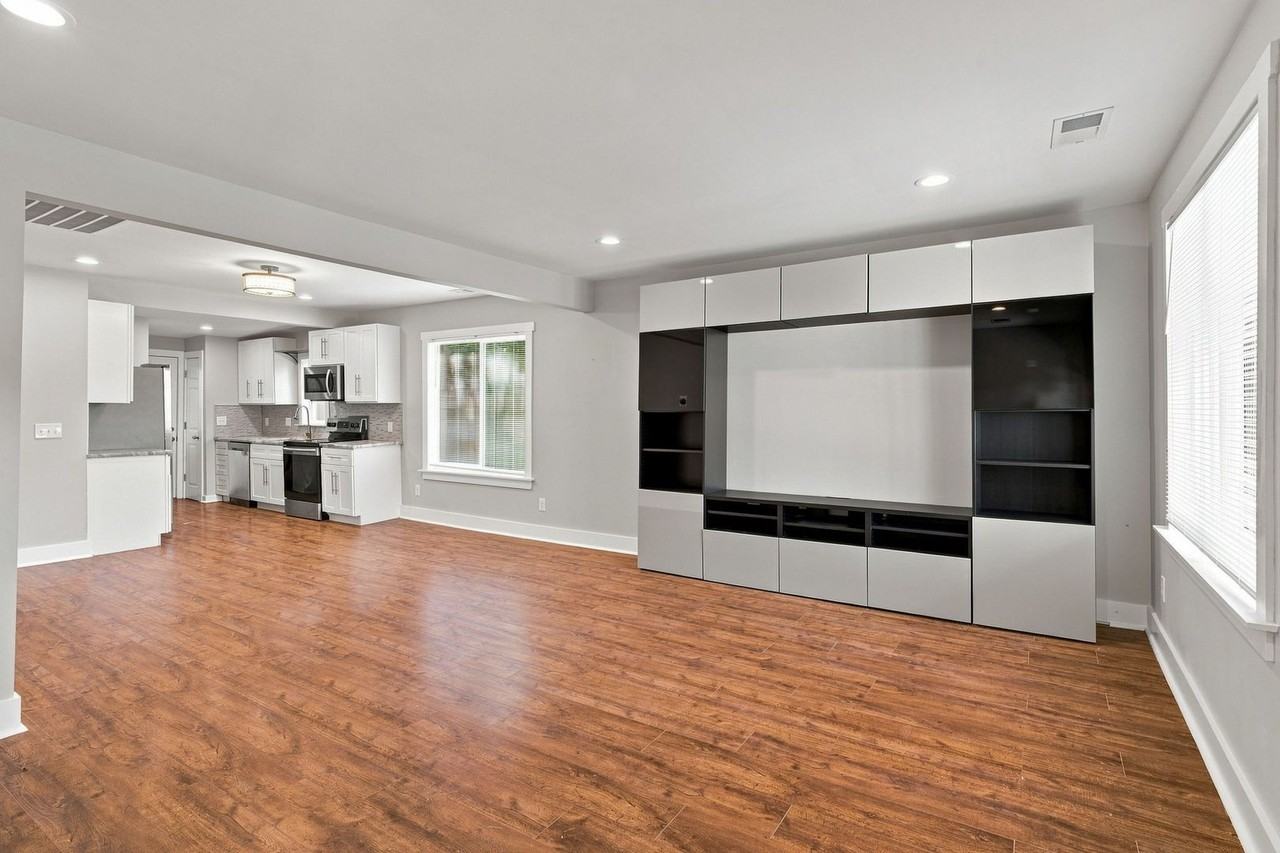 3225 Indiana Ave - Photo 4 of 25