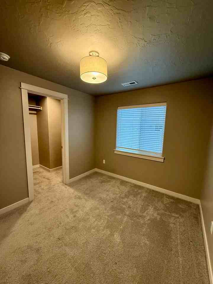 518 Belville Pl - Photo 4 of 17