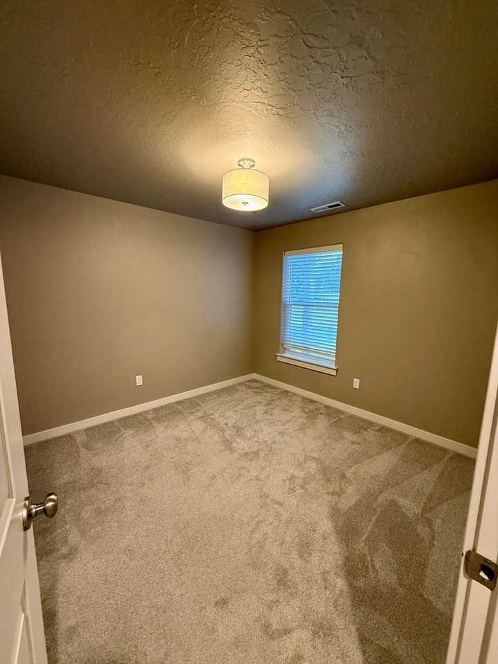 518 Belville Pl - Photo 6 of 17