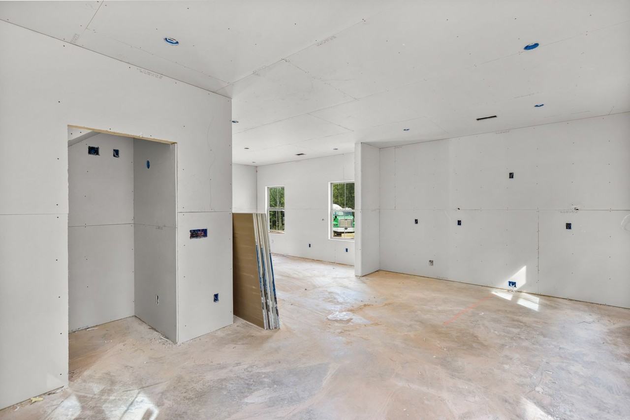 3286 Lee Road 137 #1 - Photo 4 of 15