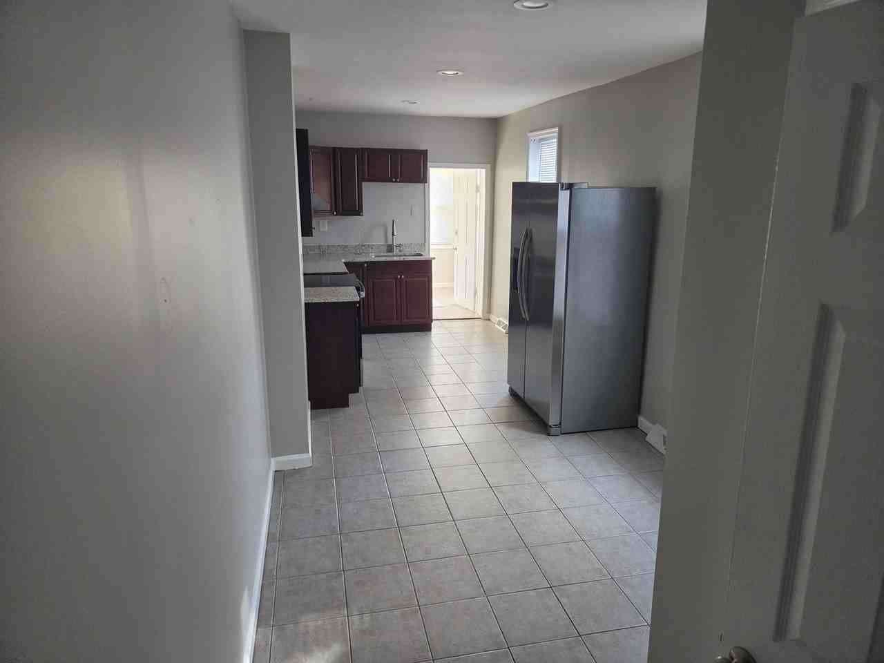 1317 Linden St - Photo 5 of 10