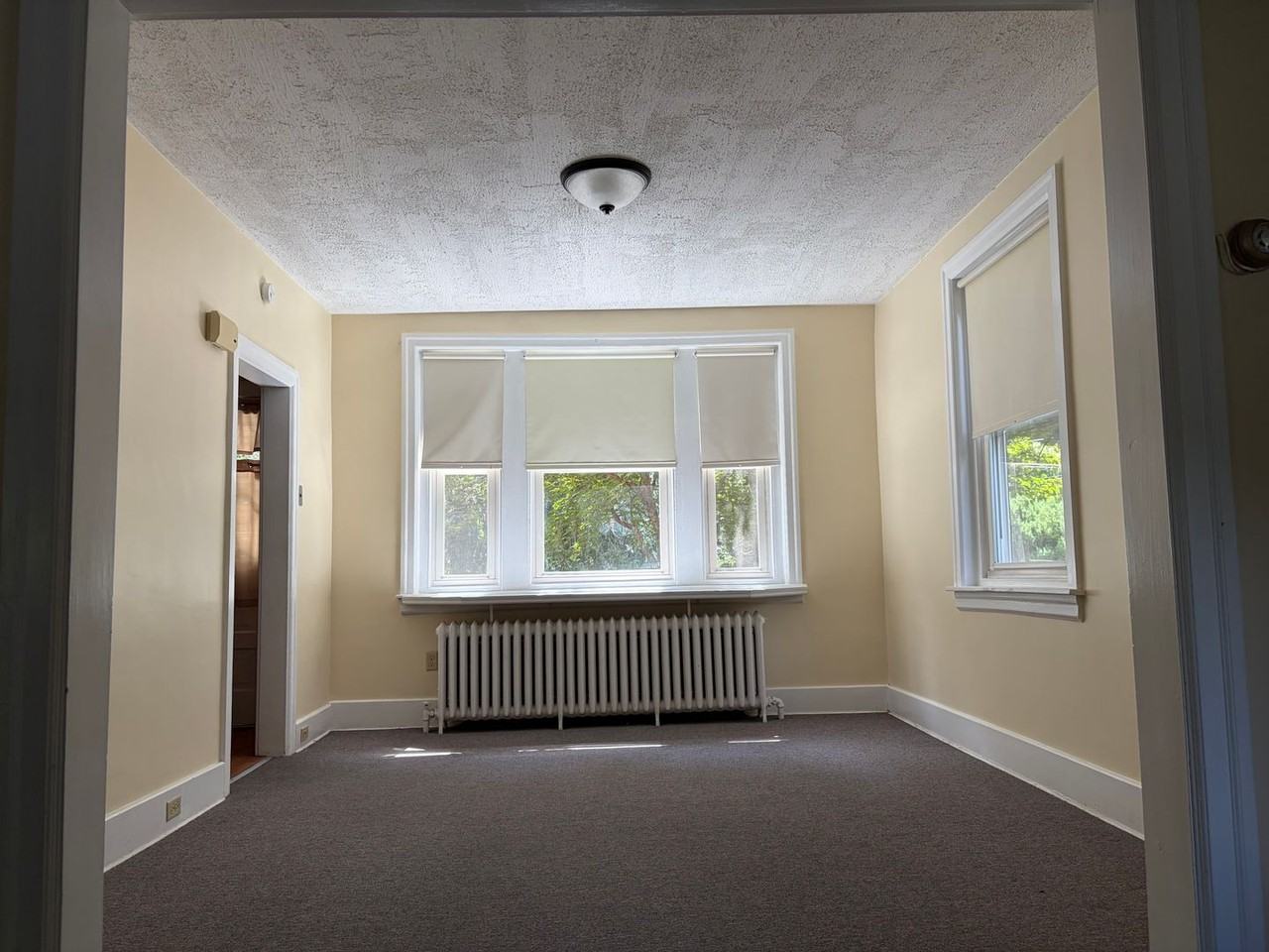 936 Hamilton Pl - Photo 4 of 16