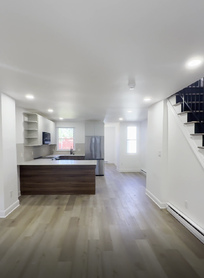 5041 N Franklin St - Photo 2 of 22