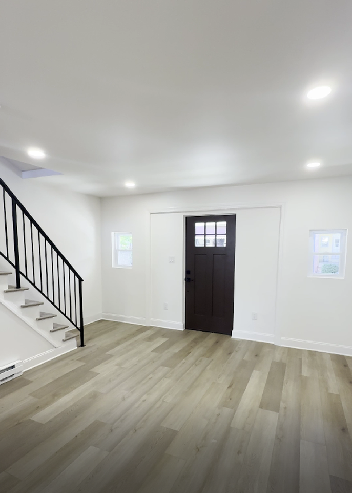 5041 N Franklin St - Photo 4 of 22