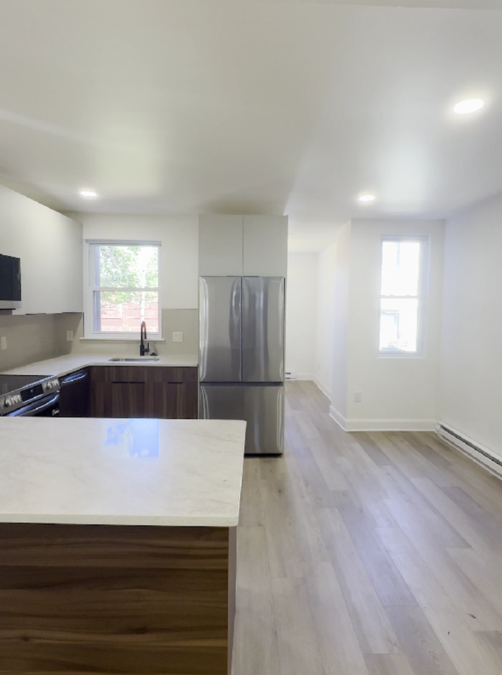 5041 N Franklin St - Photo 5 of 22